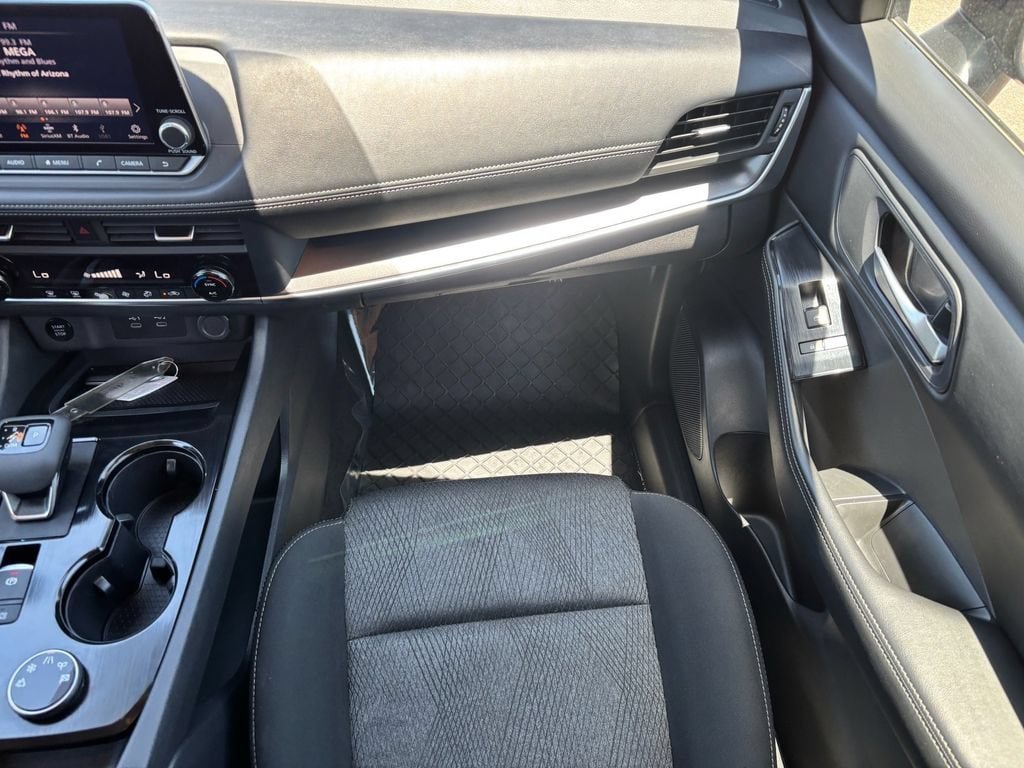 Used 2024 Nissan Rogue SV AWD/4WD image 15
