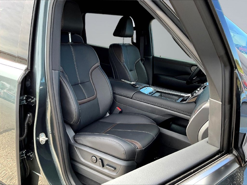 New 2026 Nissan Armada SL w/ Captain's Chari Seat Package AWD/4WD image 11
