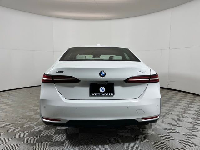 Used 2025 BMW 530i xDrive w/ Premium Package image 6