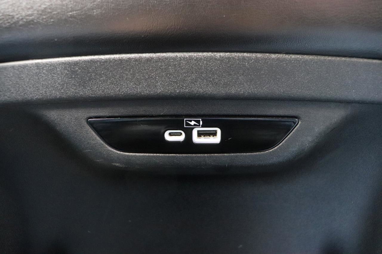 Used 2023 Chrysler Pacifica Touring-L image 25