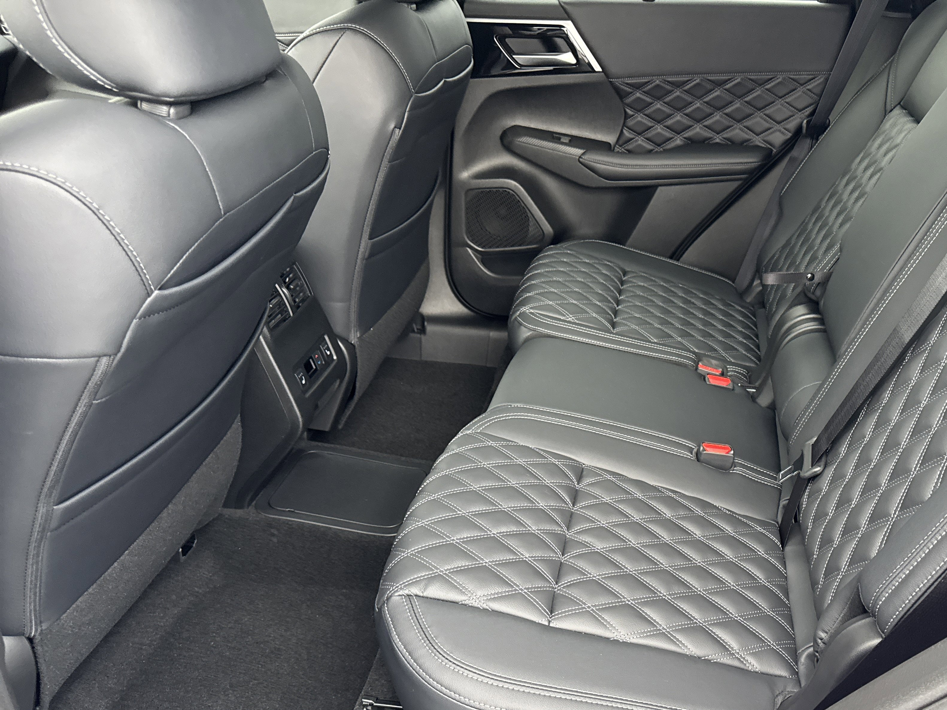New 2026 Nissan Rogue Platinum AWD/4WD image 13