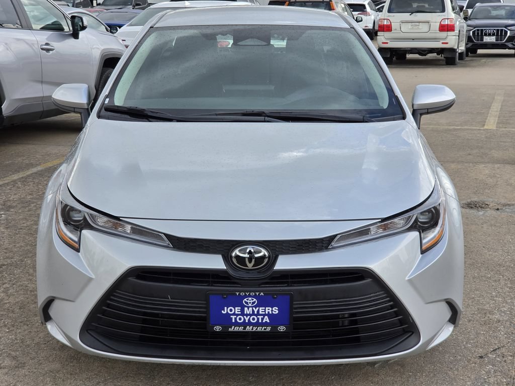 Used 2025 Toyota Corolla LE FWD image 3