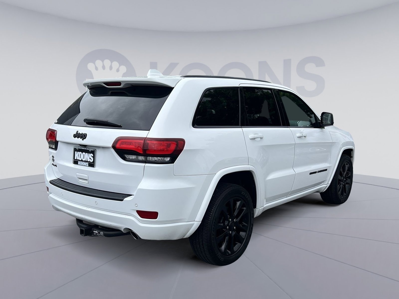 Used 2018 Jeep Grand Cherokee Altitude AWD/4WD image 7