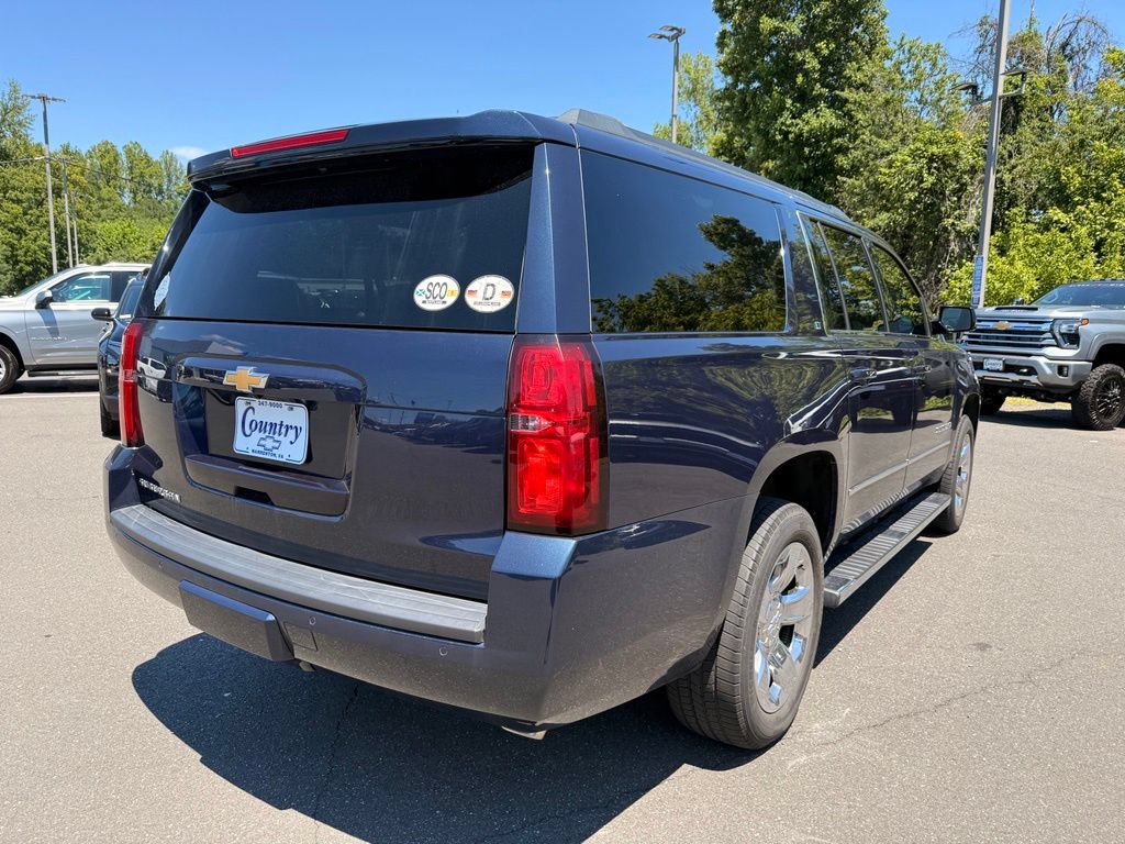 Used 2017 Chevrolet Suburban LT w/ LT Signature Package AWD/4WD image 7