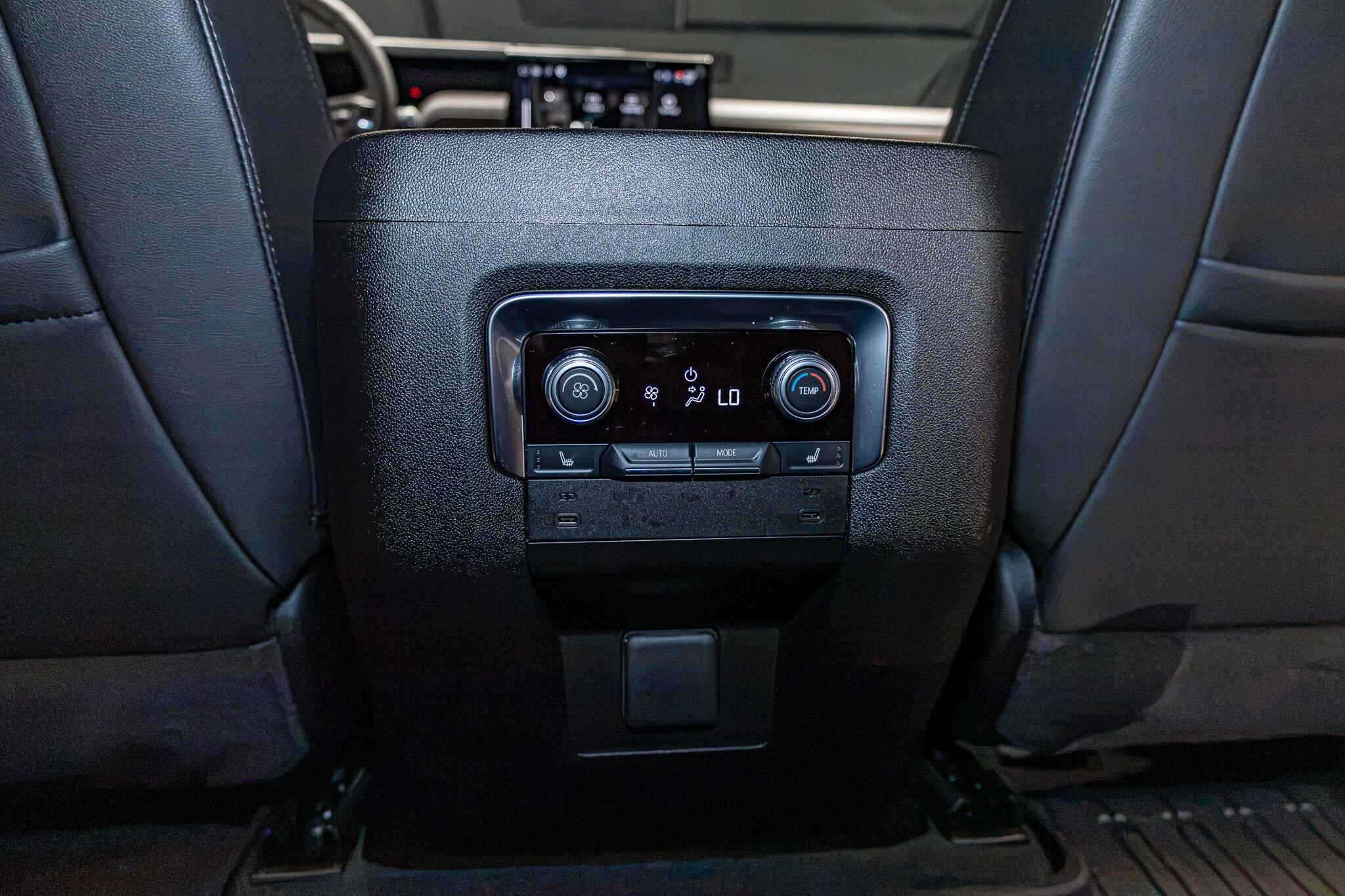 Used 2026 GMC Yukon AT4 AWD/4WD image 25
