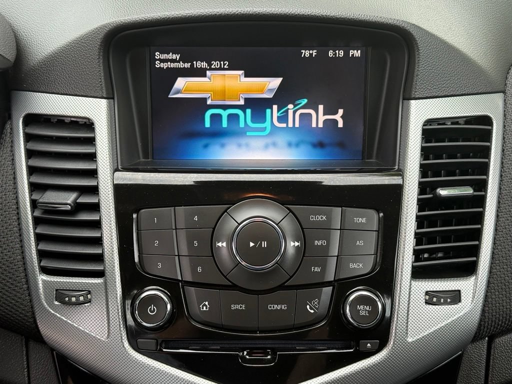 Used 2015 Chevrolet Cruze LTZ w/ Sun, Sound and Sport Package FWD image 17