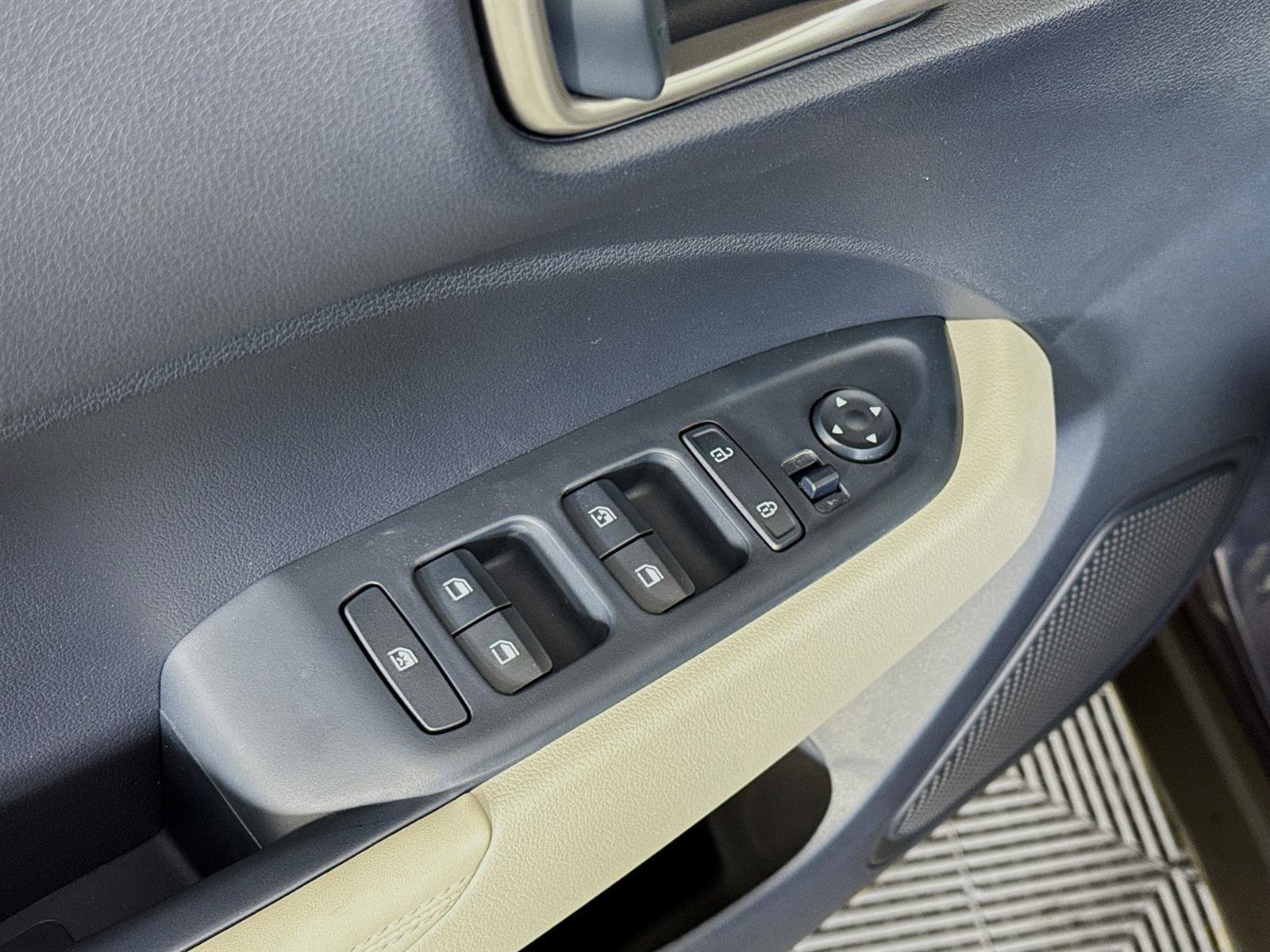 New 2025 Hyundai Venue Limited image 19