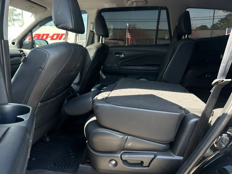 Used 2016 Honda Pilot Touring image 13