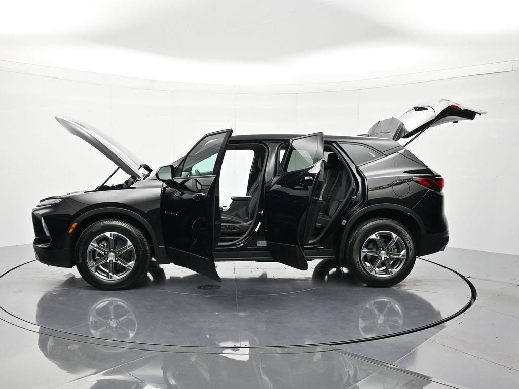 Used 2025 Chevrolet Blazer LT image 46