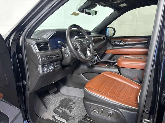 Used 2023 GMC Yukon Denali Ultimate AWD/4WD image 11