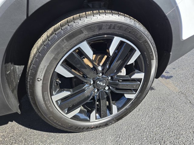 Used 2024 Kia Telluride SX Prestige w/ Towing Package image 46