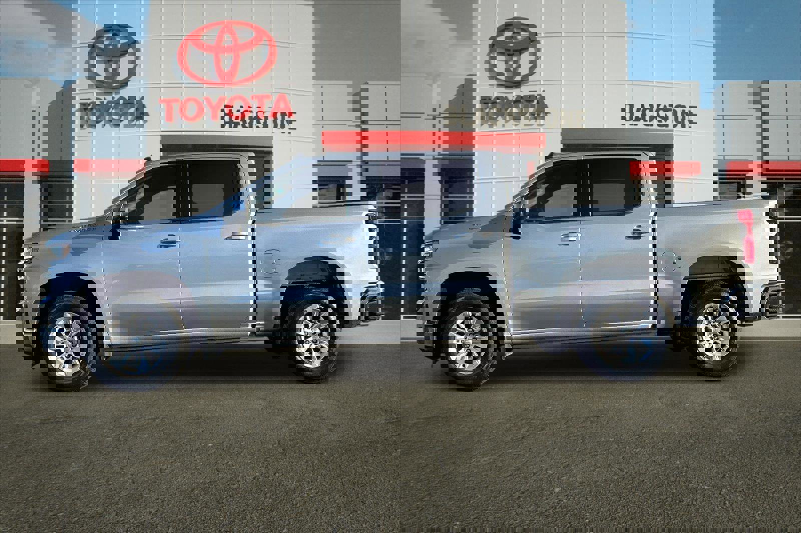 Used 2020 Chevrolet Silverado 1500 LT image 6