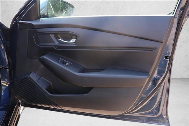 Used 2023 Honda Accord EX-L image 30