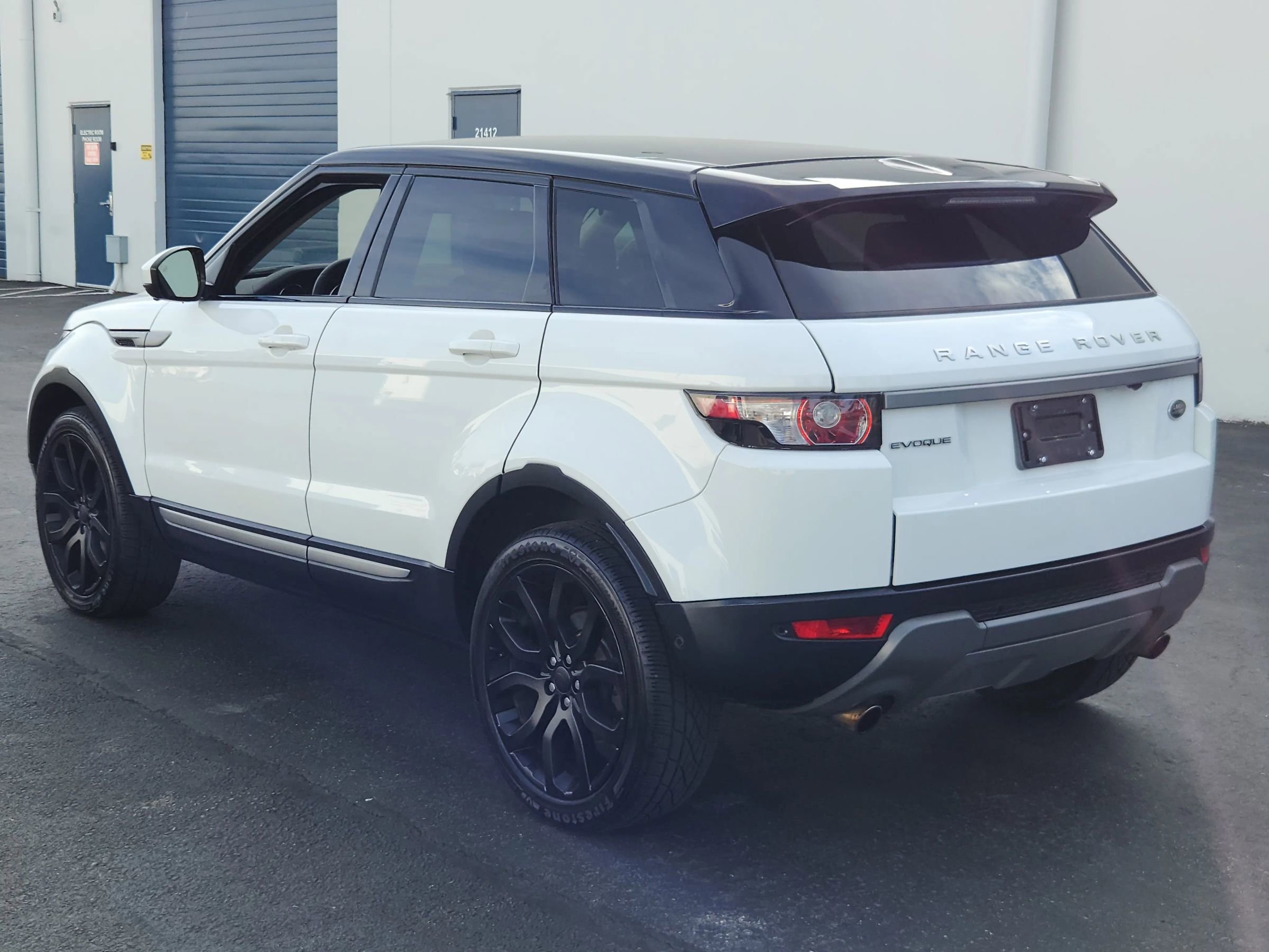 Used 2015 Land Rover Range Rover Evoque Pure Premium image 3