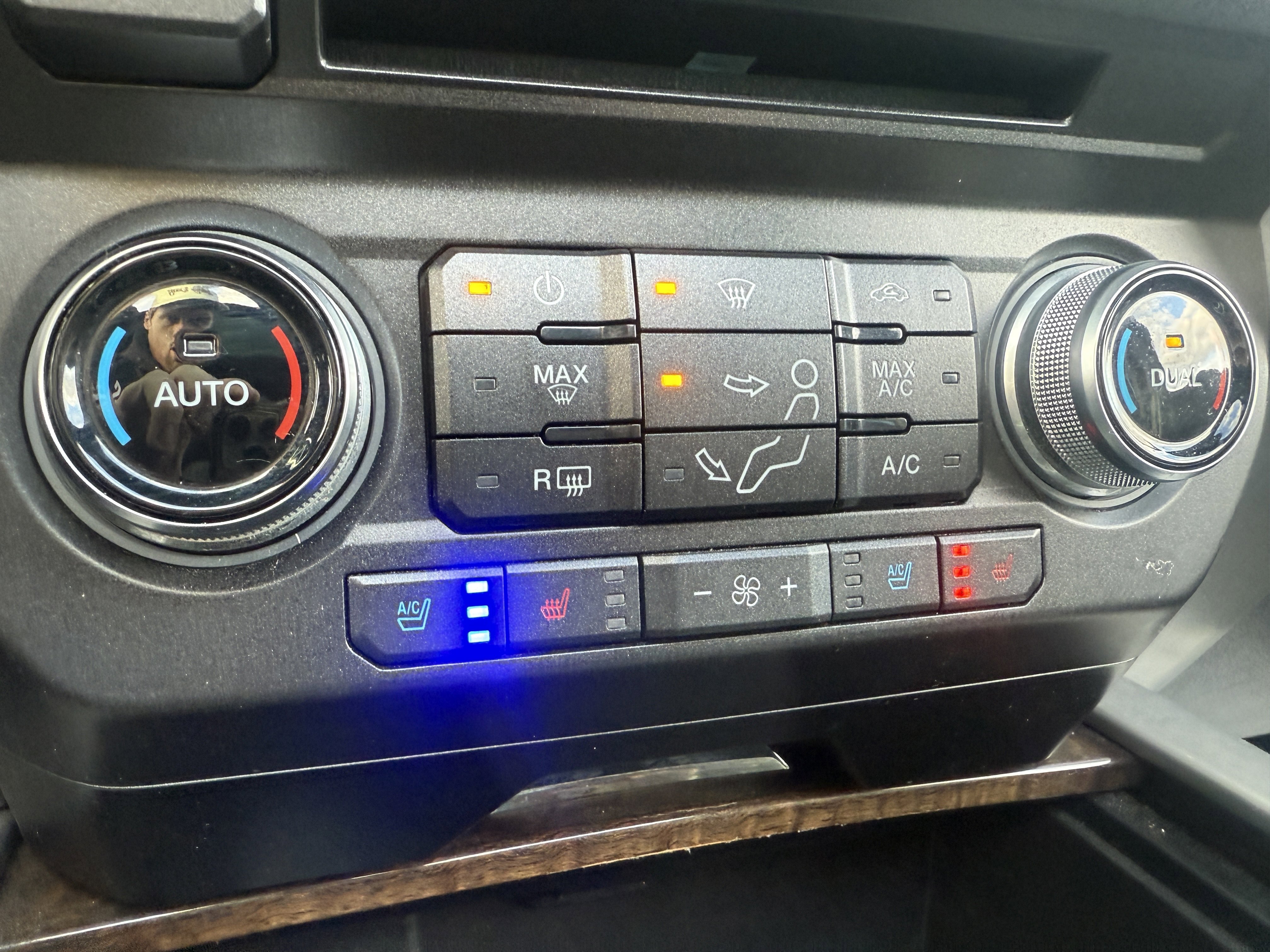 Used 2017 Ford F350 Platinum w/ Platinum Ultimate Package image 17