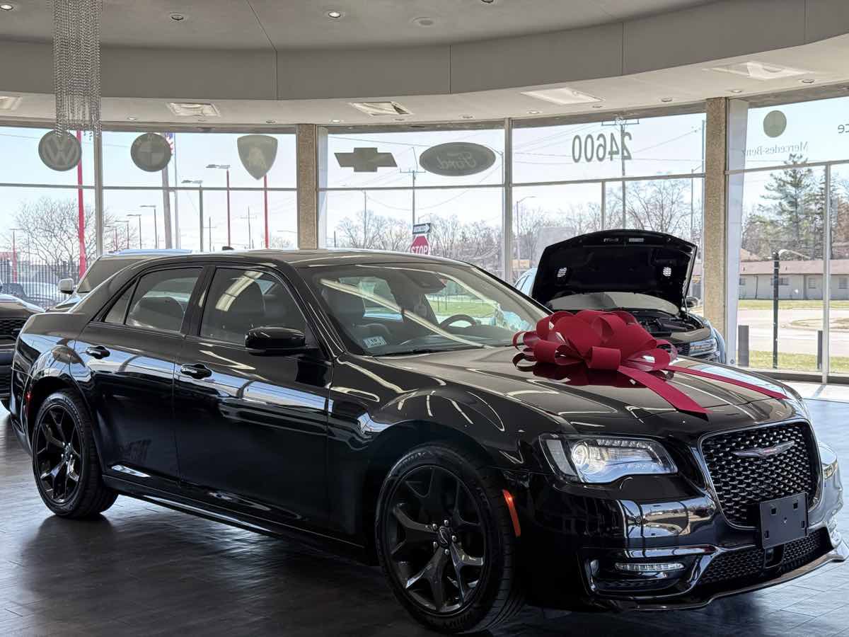 Used 2021 Chrysler 300 S w/ S Model Appearance Package image 1