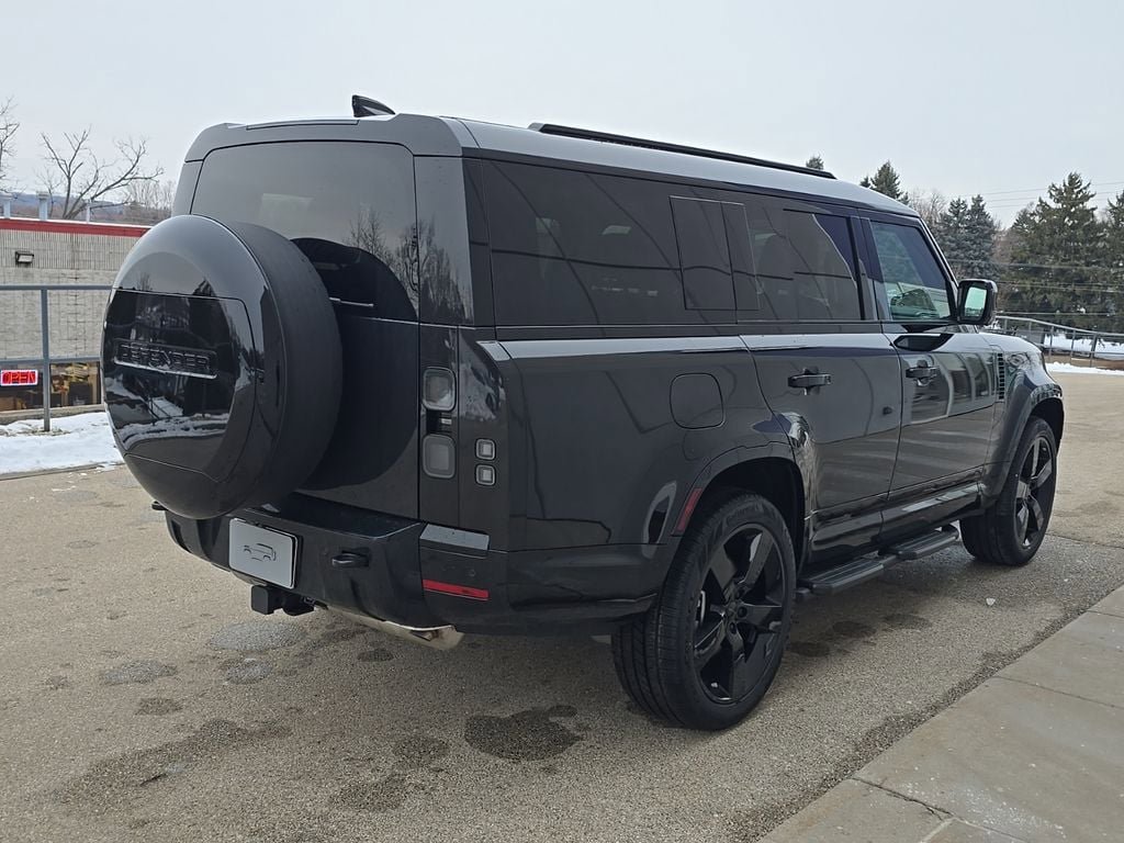 New 2026 Land Rover Defender 130 X-Dynamic SE AWD/4WD image 5