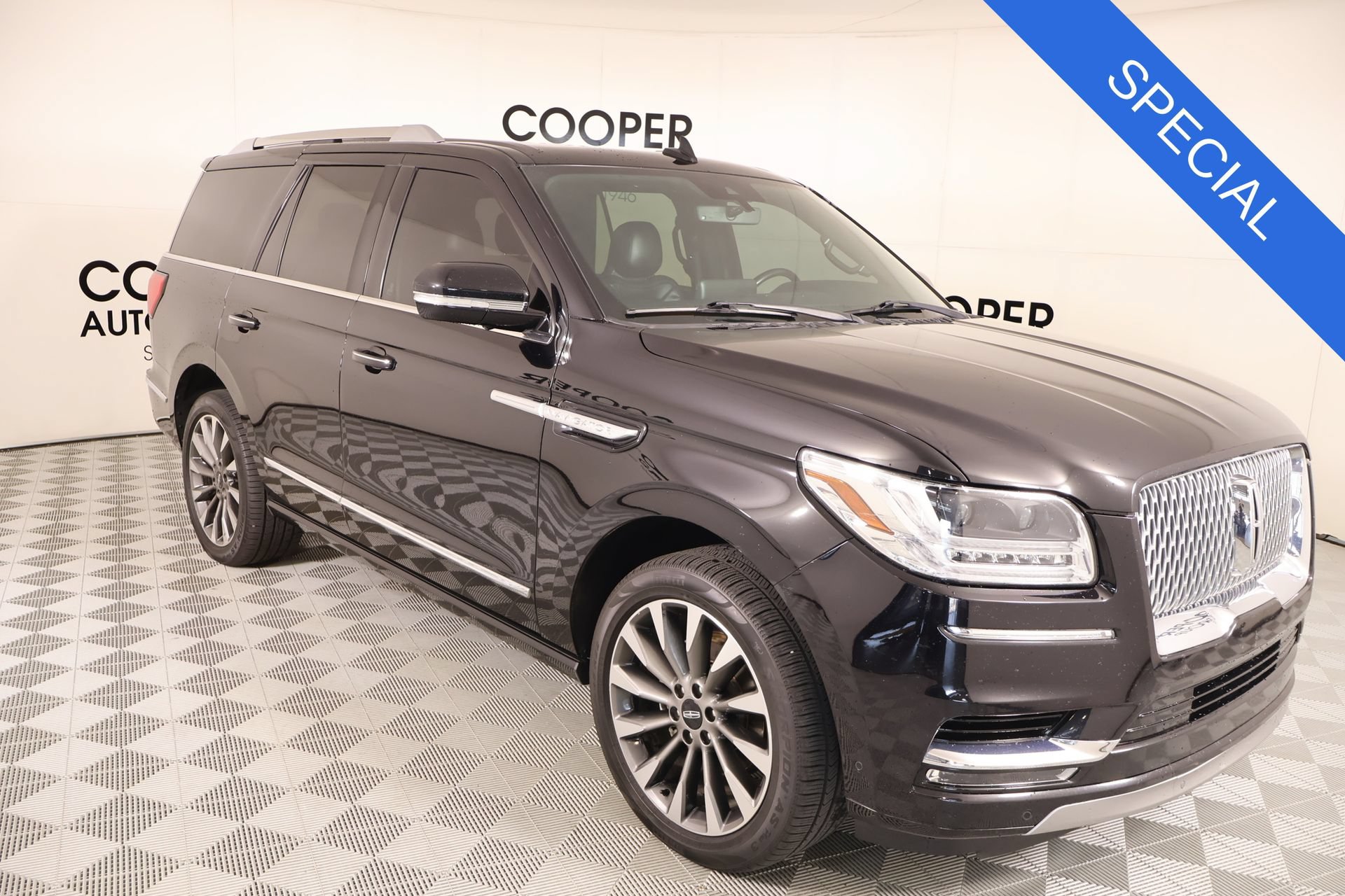 Used 2020 Lincoln Navigator Reserve AWD/4WD image 1