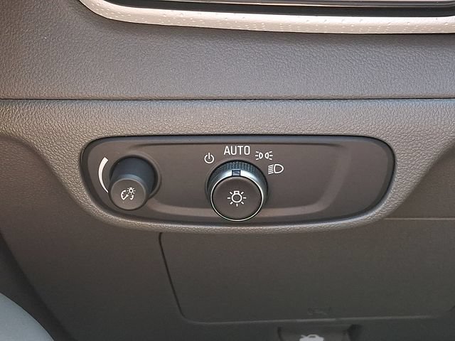 Used 2023 Chevrolet Bolt EUV Premier FWD image 27