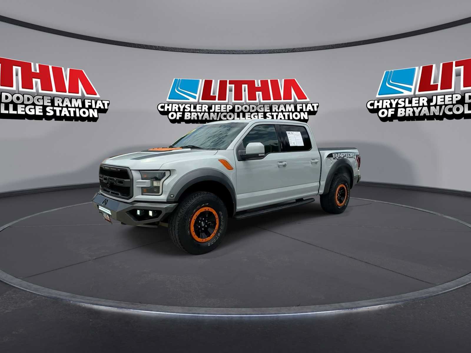 Used 2017 Ford F150 Raptor w/ Equipment Group 802A Luxury AWD/4WD image 4