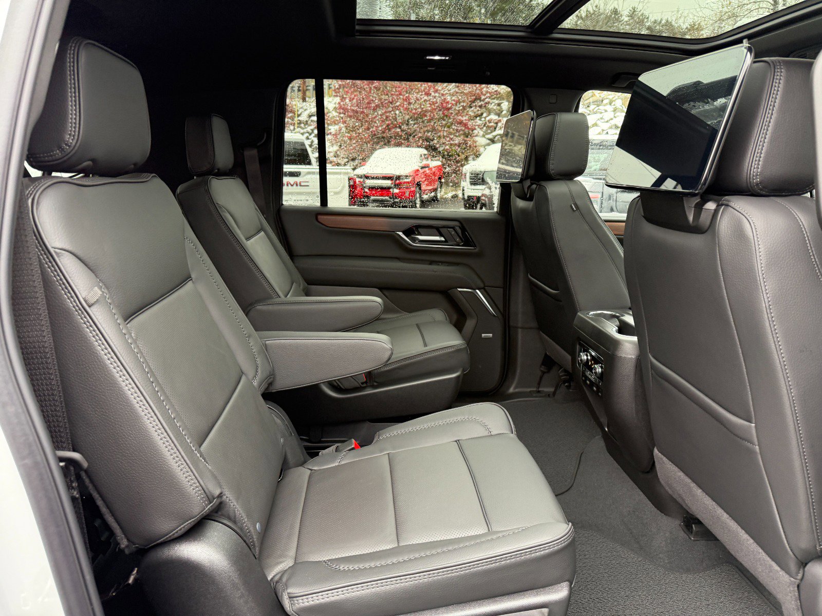 New 2026 GMC Yukon XL Denali image 22