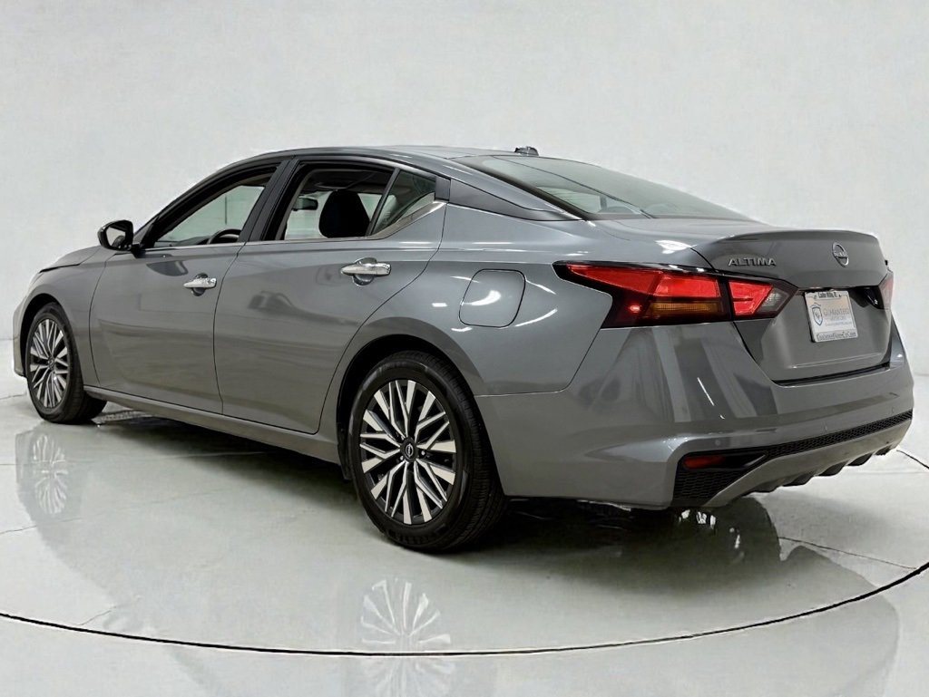 Used 2023 Nissan Altima 2.5 SV image 9