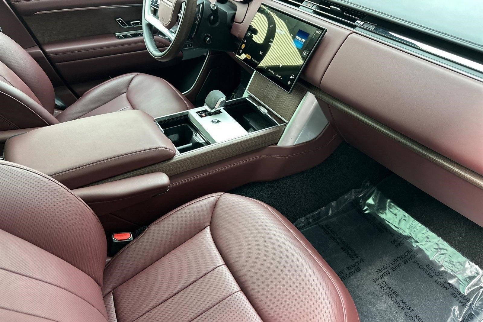 Used 2025 Land Rover Range Rover Long Wheelbase Autobiography image 34