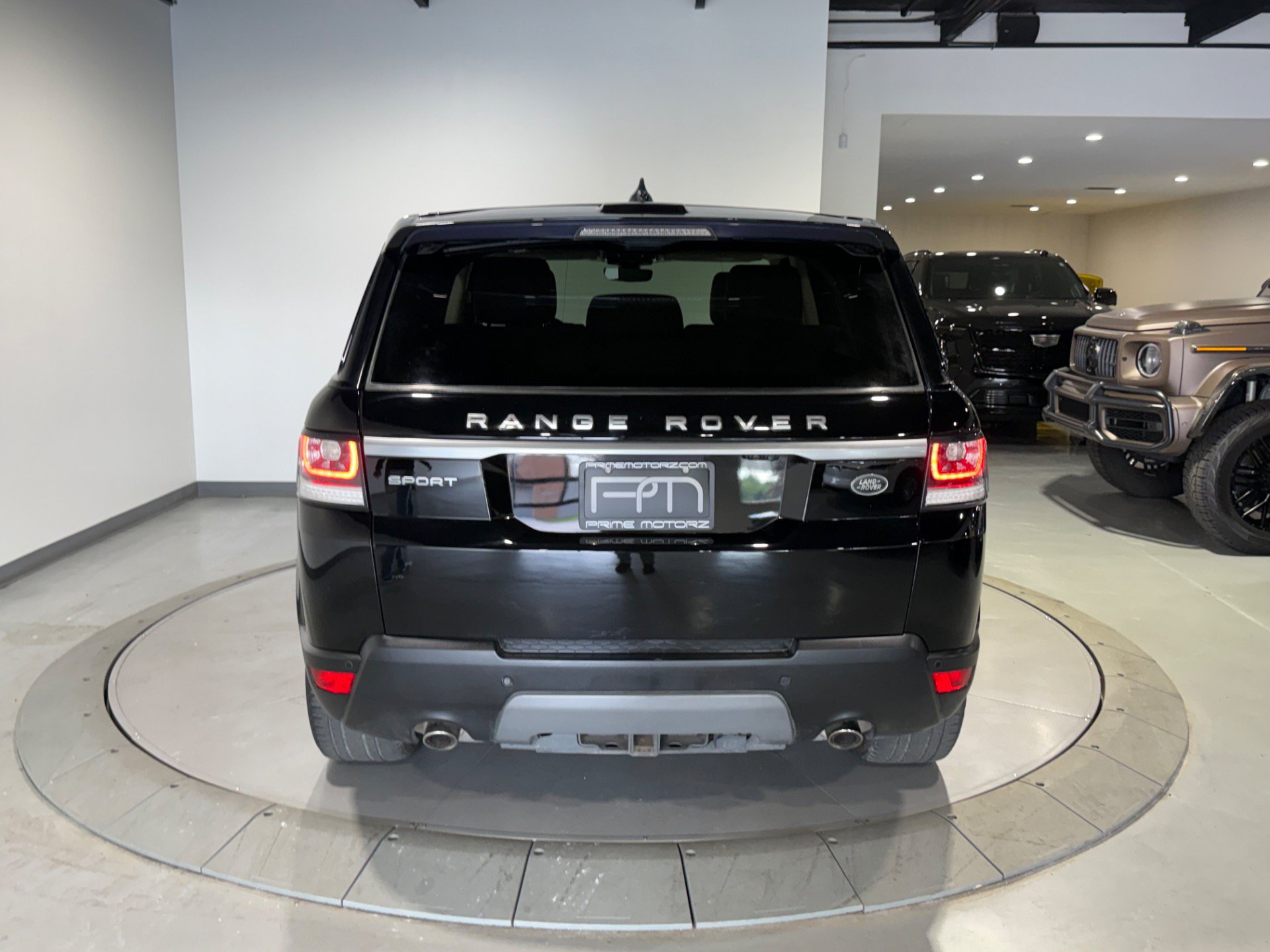 Used 2017 Land Rover Range Rover Sport SE AWD/4WD image 5