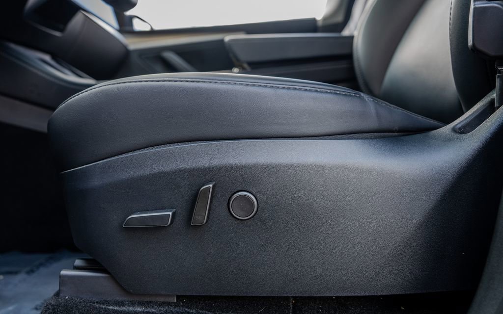 Used 2023 Tesla Model Y Long Range image 15