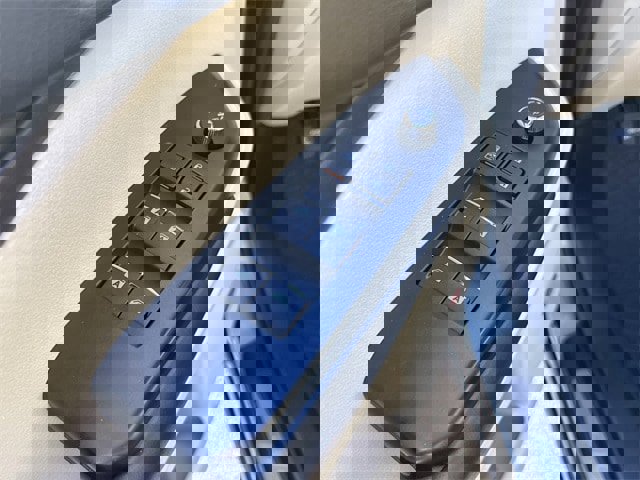 Used 2019 Toyota Highlander Limited image 21