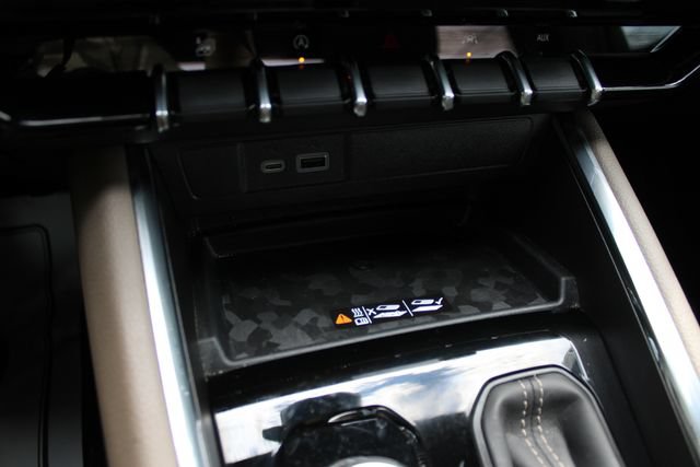 Used 2025 GMC Canyon Denali AWD/4WD image 24