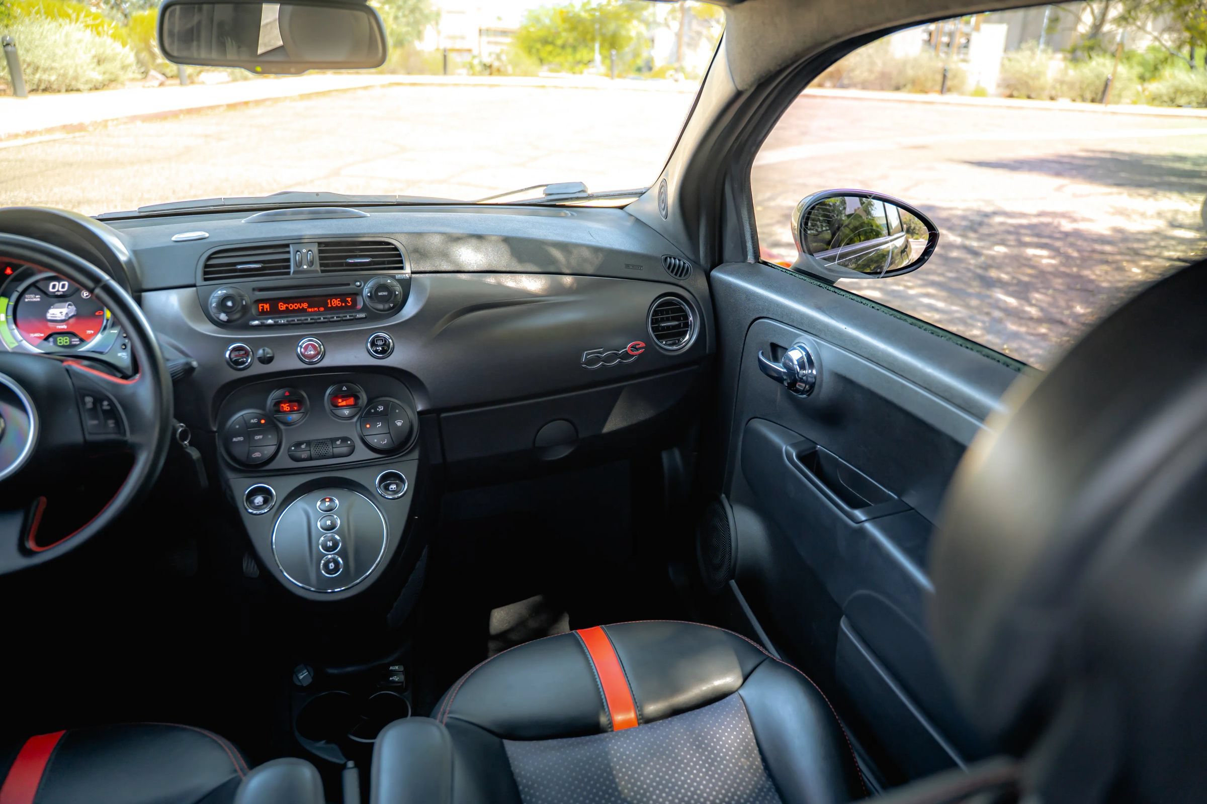 Used 2015 FIAT 500 e FWD image 25