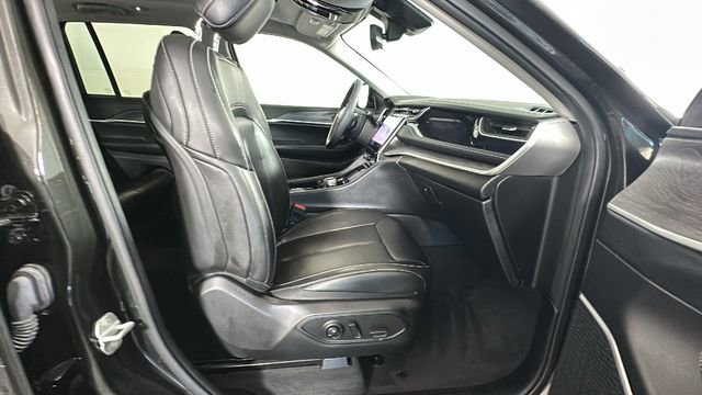 Used 2023 Jeep Grand Cherokee 4WD 4xe image 31