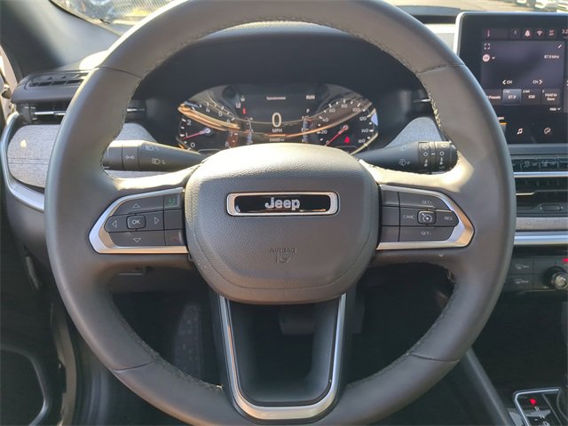 Used 2024 Jeep Compass Latitude image 31