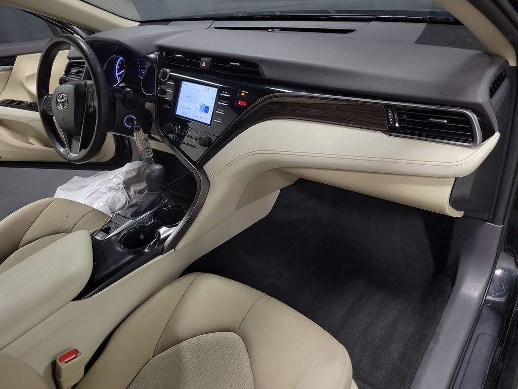 Used 2020 Toyota Camry LE AWD/4WD image 22