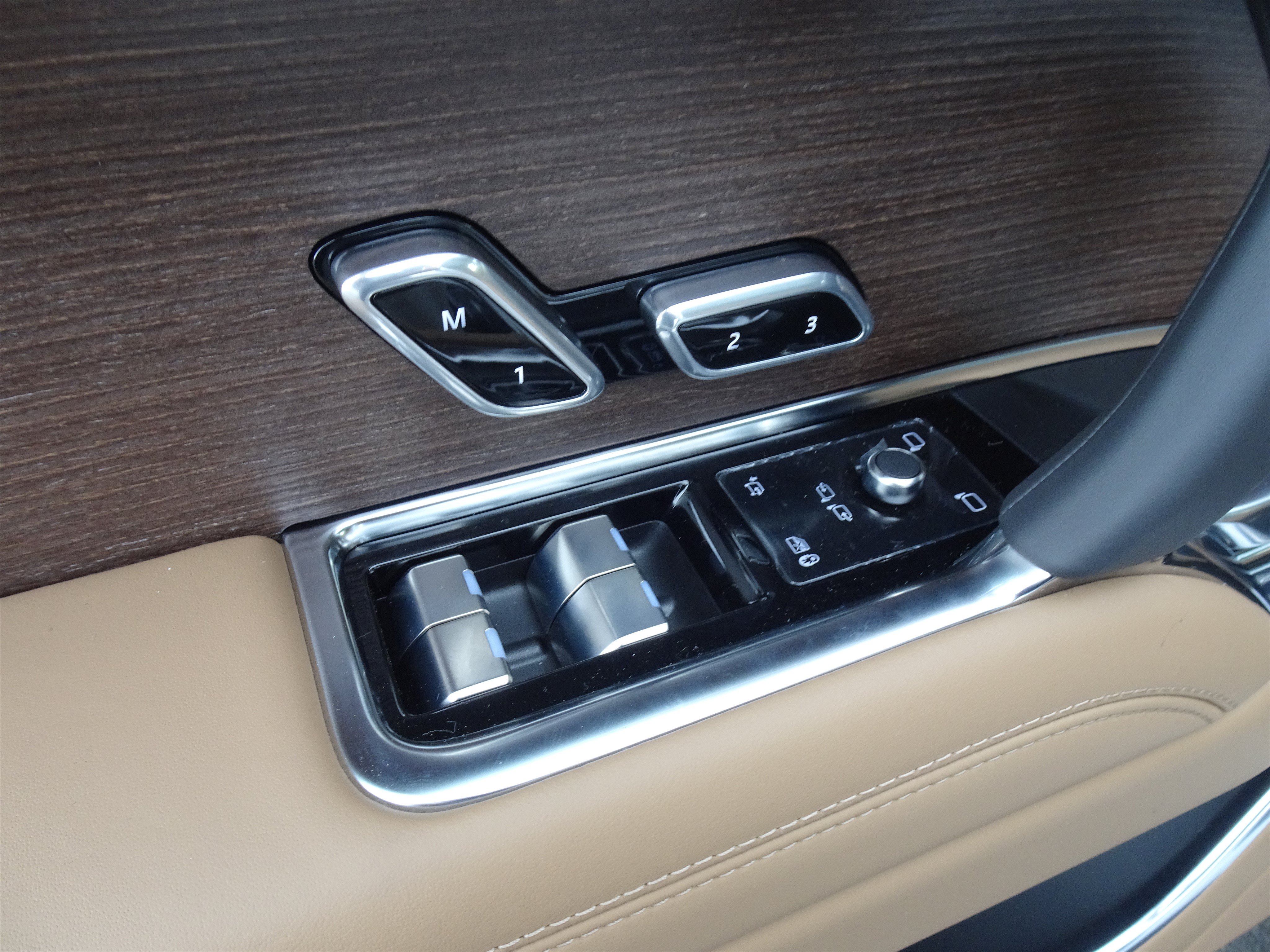 New 2026 Land Rover Range Rover SE AWD/4WD image 17