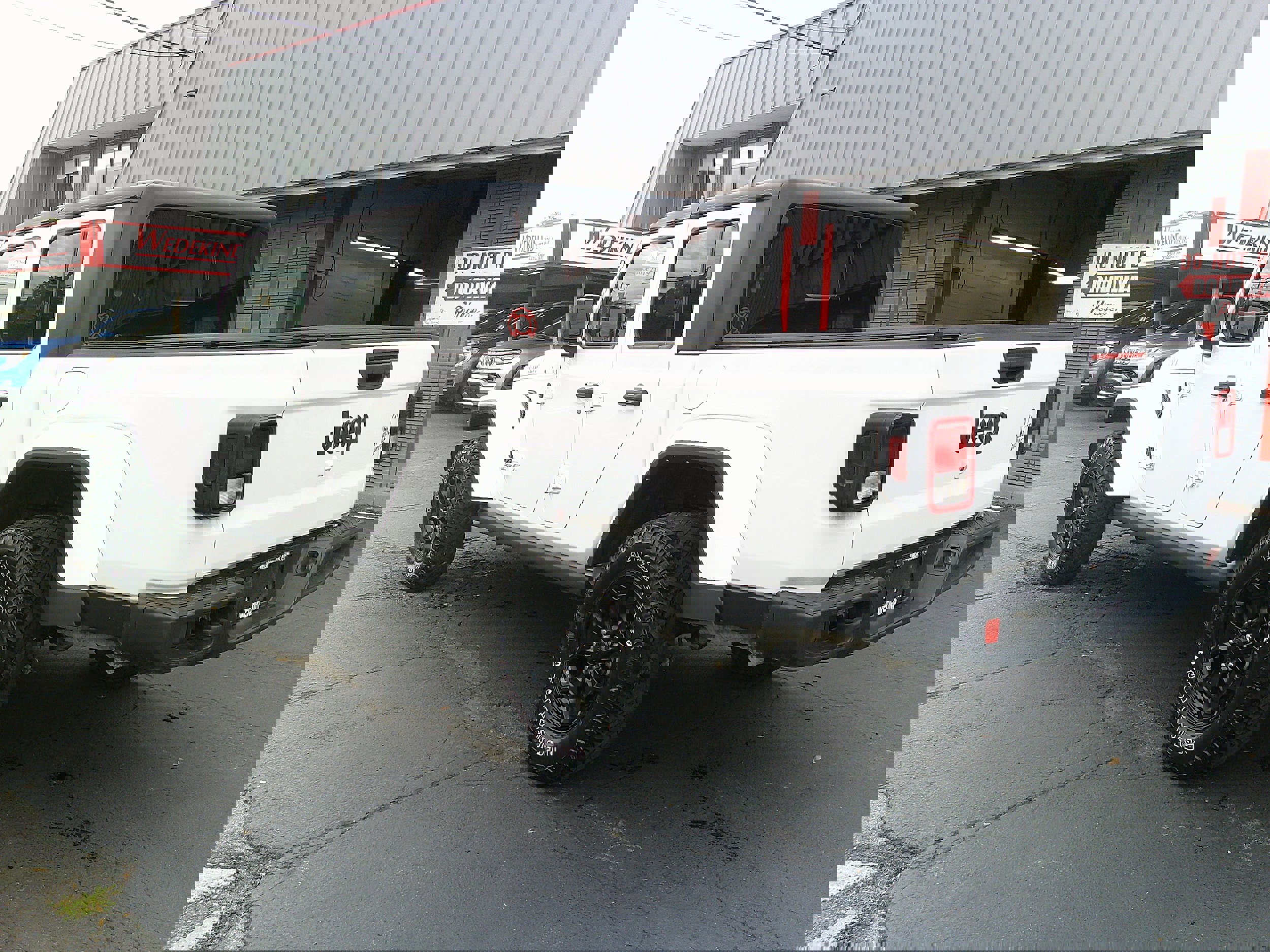 Used 2021 Jeep Gladiator Sport image 4