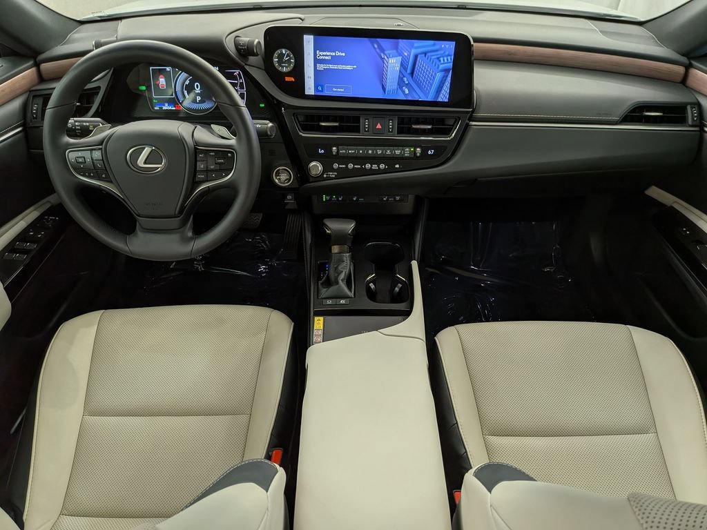 Used 2025 Lexus ES 300h w/ Premium Package FWD image 30
