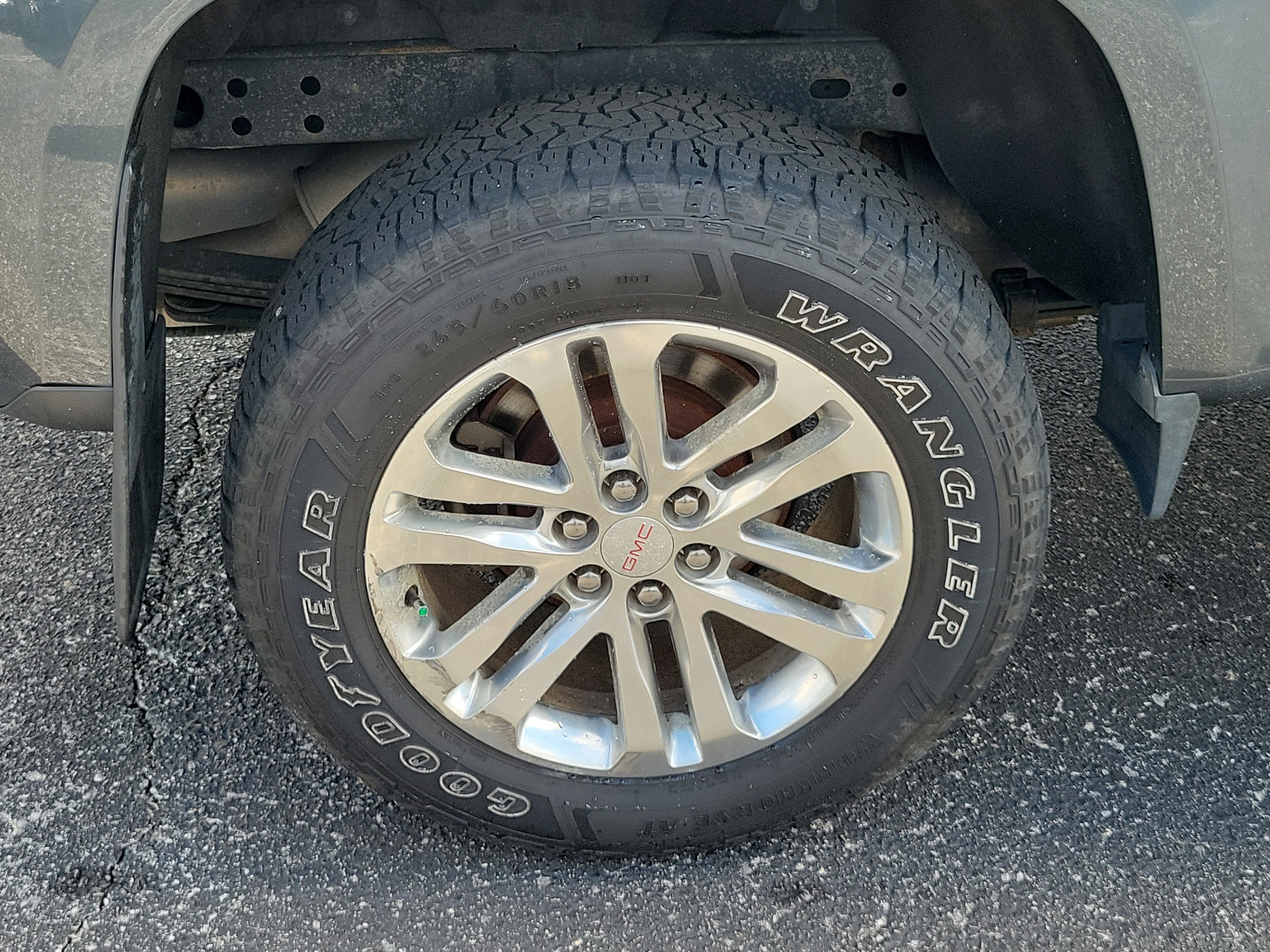 Used 2017 GMC Canyon SLT w/ Driver Alert Package image 10