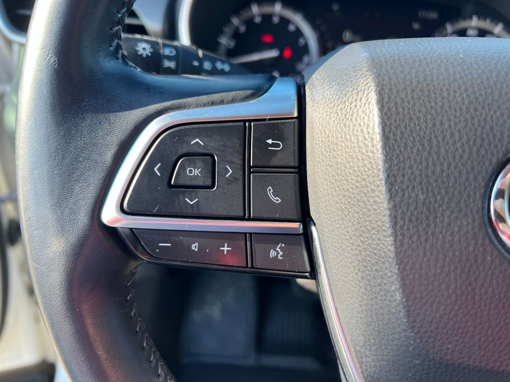 Used 2021 Toyota Highlander XLE image 42