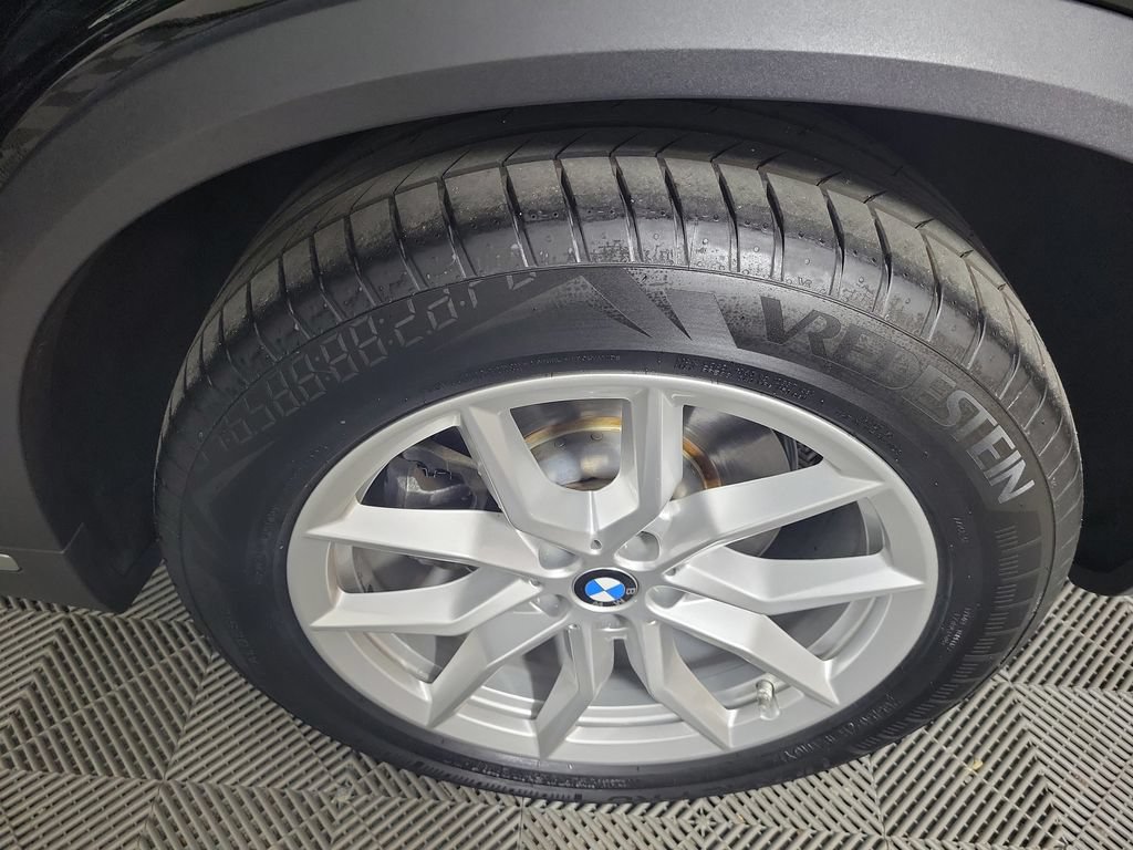 Used 2023 BMW X5 xDrive40i w/ Premium Package AWD/4WD image 11