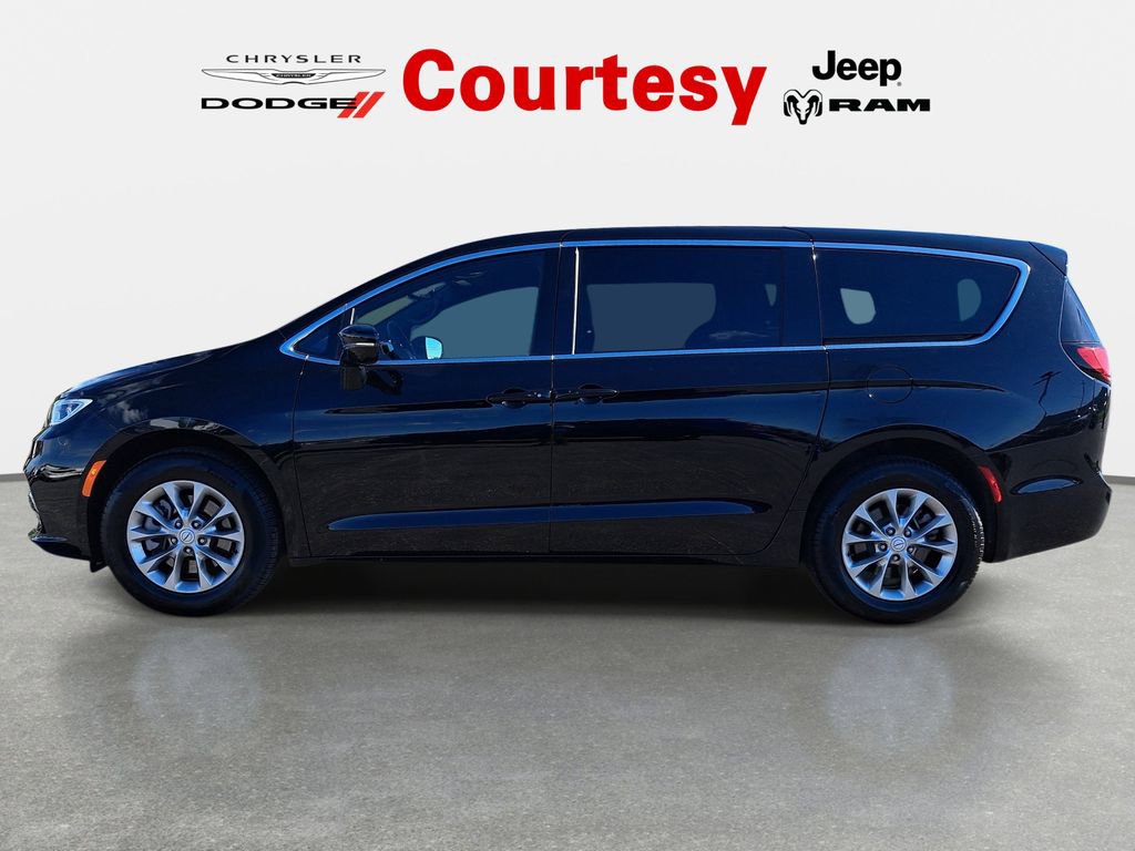 New 2026 Chrysler Pacifica Select AWD/4WD image 6