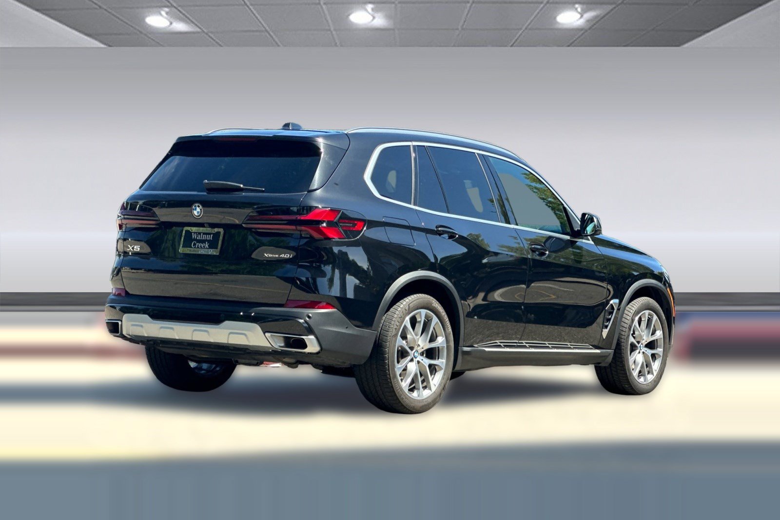 Used 2024 BMW X5 xDrive40i w/ Parking Assistance Package AWD/4WD image 8