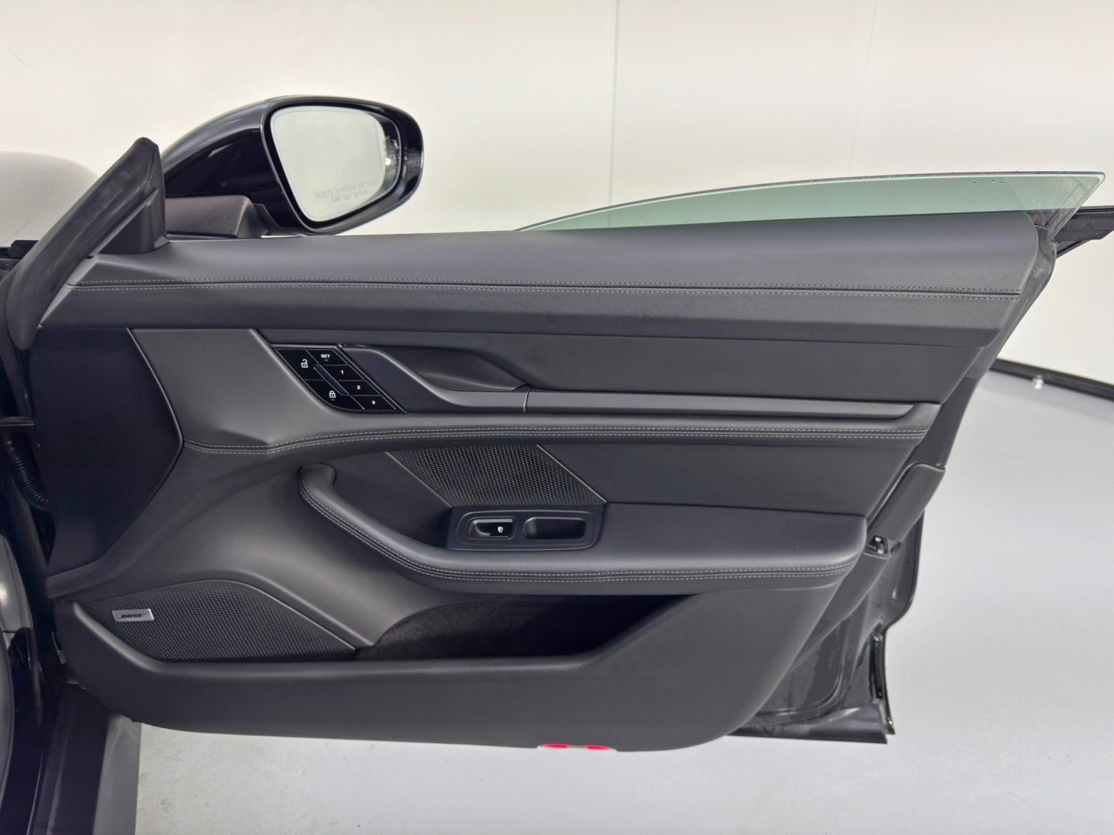 Used 2020 Porsche Taycan 4S image 46