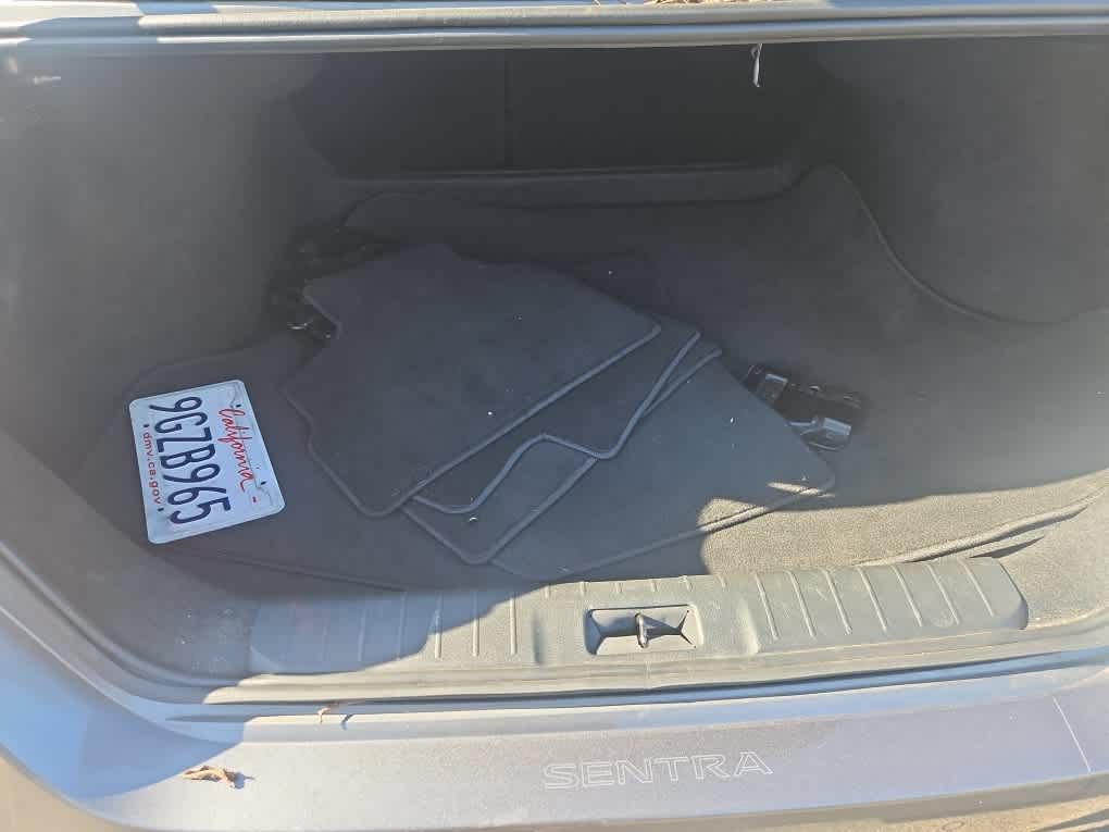 Used 2023 Nissan Sentra SR w/ SR Premium Package FWD image 8