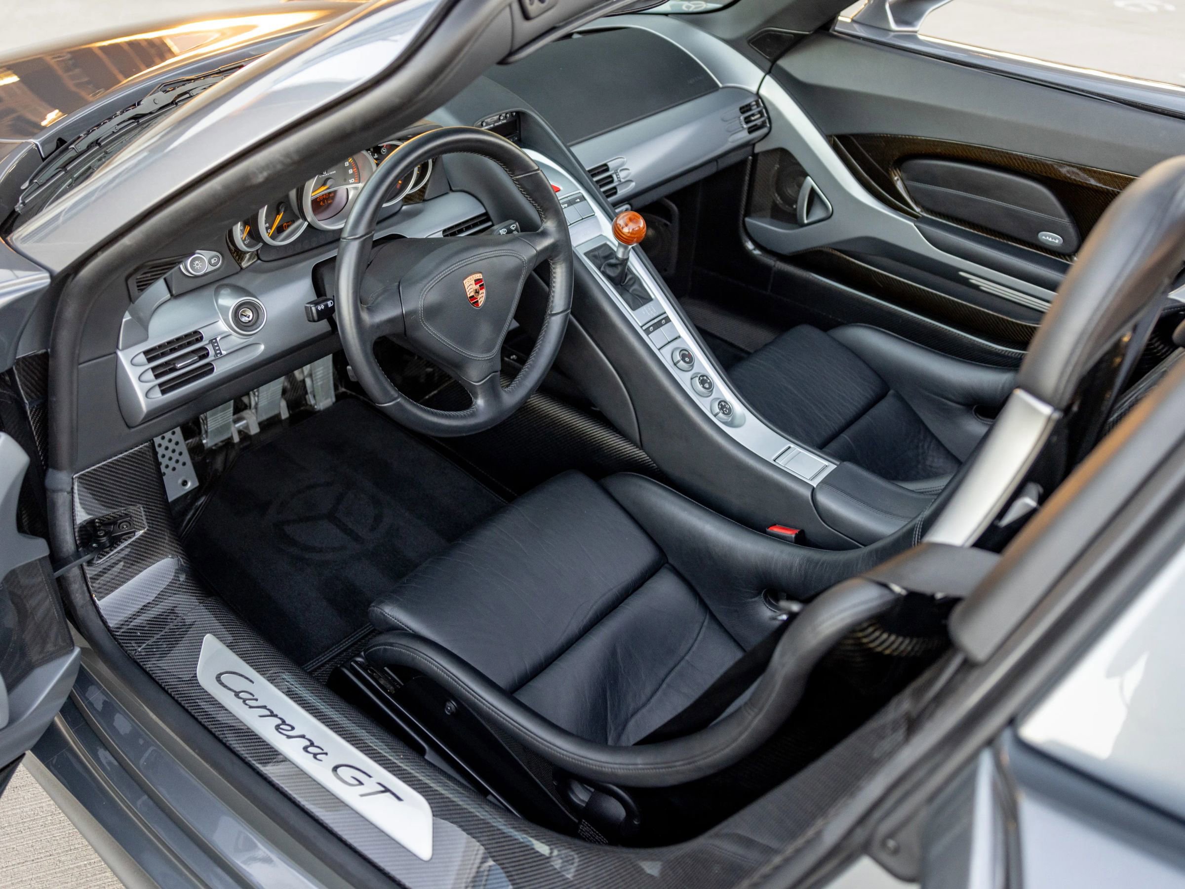 Used 2004 Porsche Carrera GT RWD image 11