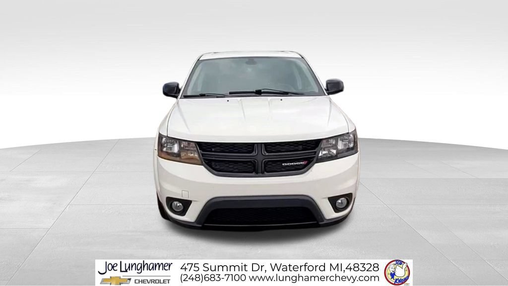 Used 2019 Dodge Journey SE w/ Blacktop Package FWD image 3