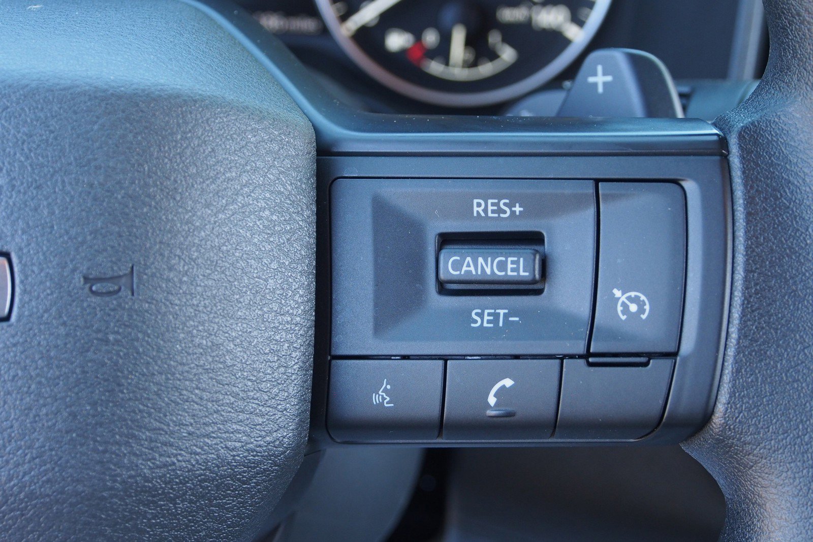 Used 2025 Nissan Rogue S FWD image 23