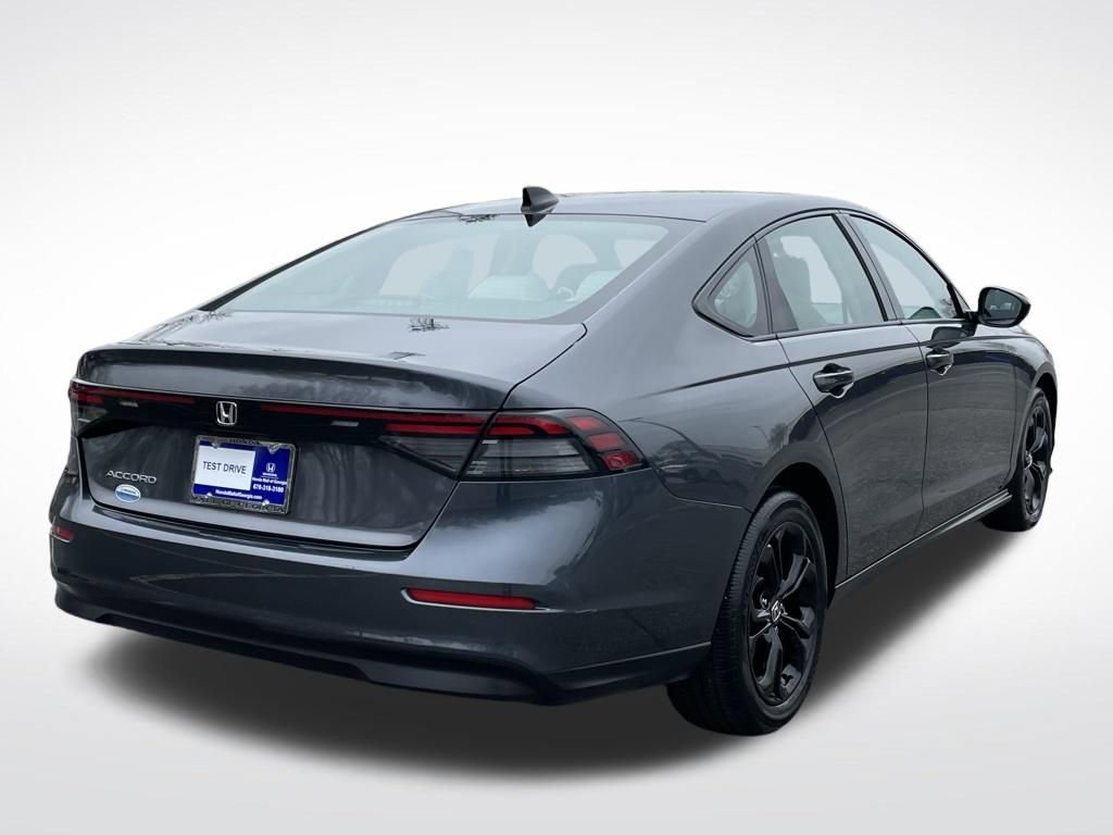 Used 2025 Honda Accord SE image 6