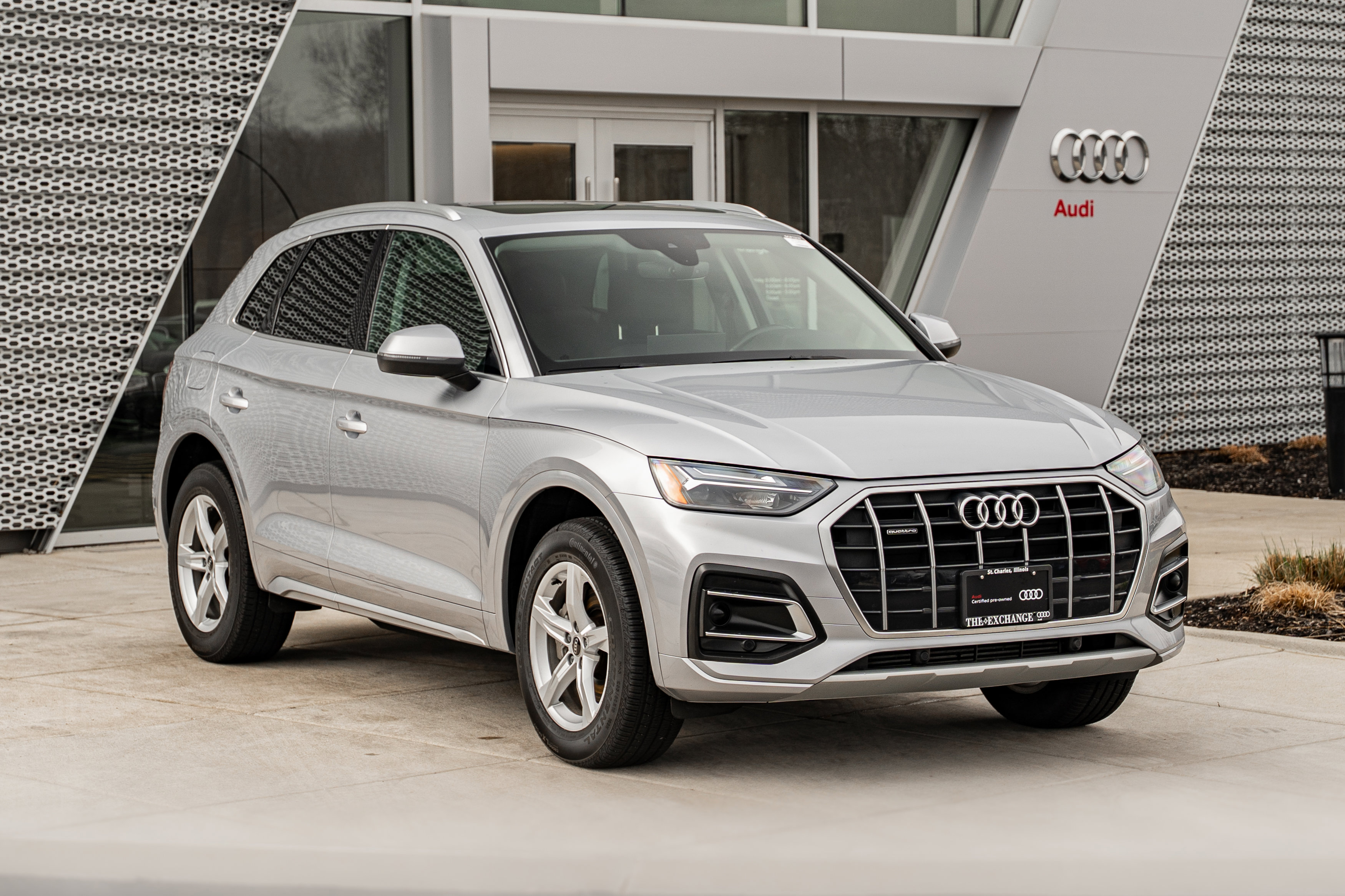 Certified 2023 Audi Q5 2.0T Premium w/ Convenience Package image 2